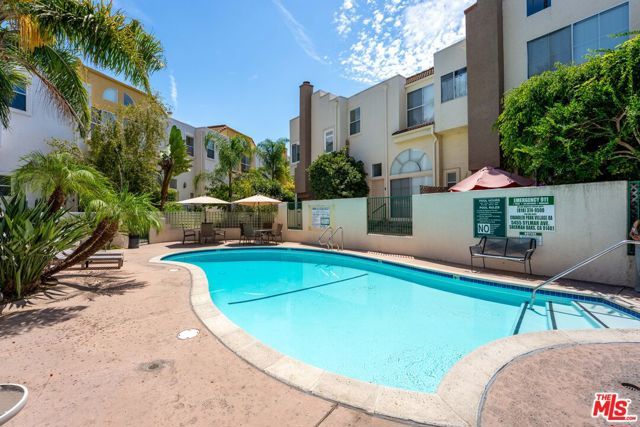 14347 Albers Street 302, Los Angeles, CA 91401