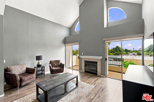14347 Albers Street 302, Los Angeles, CA 91401