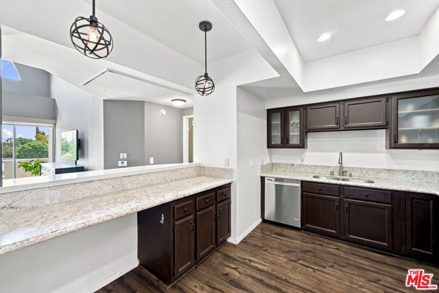 14347 Albers Street 302, Los Angeles, CA 91401