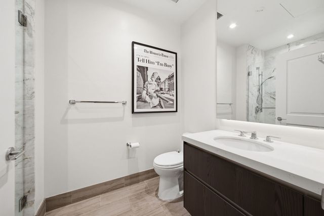 363 E Wacker Drive 2702, Chicago, IL 60601