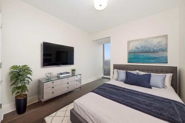 363 E Wacker Drive 2702, Chicago, IL 60601