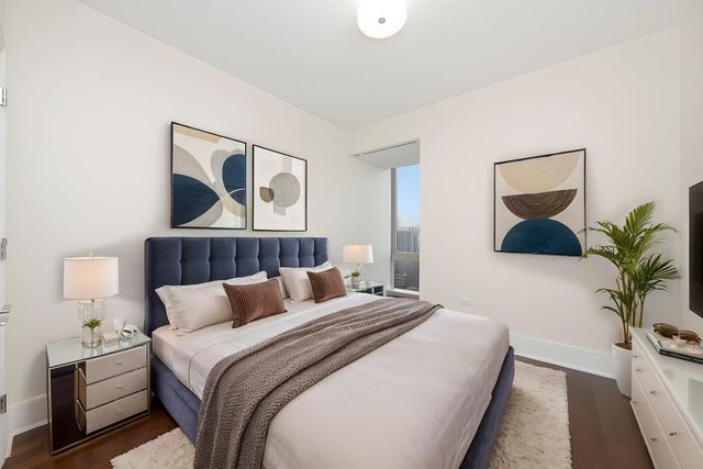 363 E Wacker Drive 2702, Chicago, IL 60601