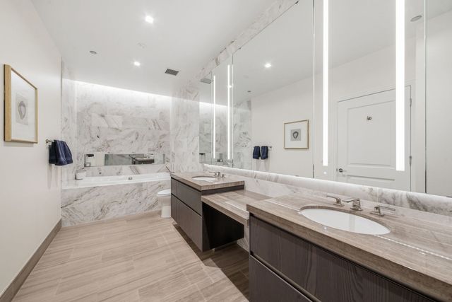 363 E Wacker Drive 2702, Chicago, IL 60601