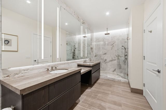 363 E Wacker Drive 2702, Chicago, IL 60601