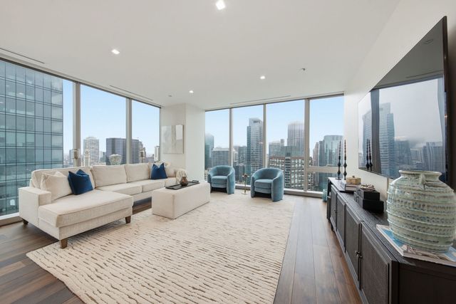 363 E Wacker Drive 2702, Chicago, IL 60601