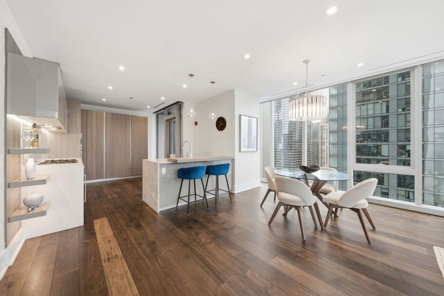 363 E Wacker Drive 2702, Chicago, IL 60601