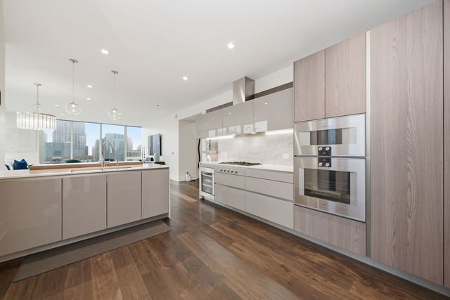 363 E Wacker Drive 2702, Chicago, IL 60601