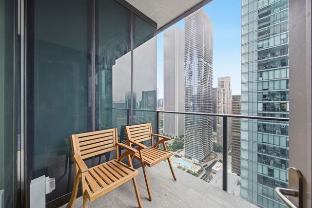 363 E Wacker Drive 2702, Chicago, IL 60601