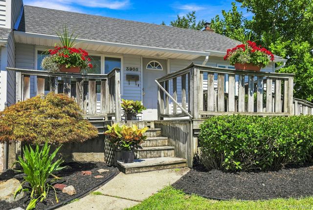 3905 Clove Court, Seaford, NY 11783