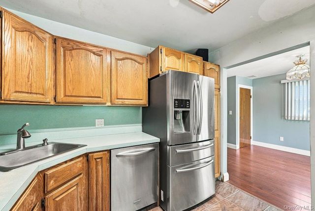 3905 Clove Court, Seaford, NY 11783