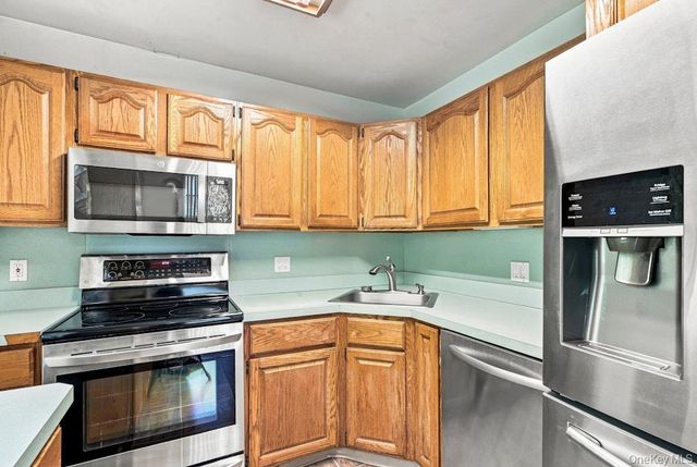 3905 Clove Court, Seaford, NY 11783