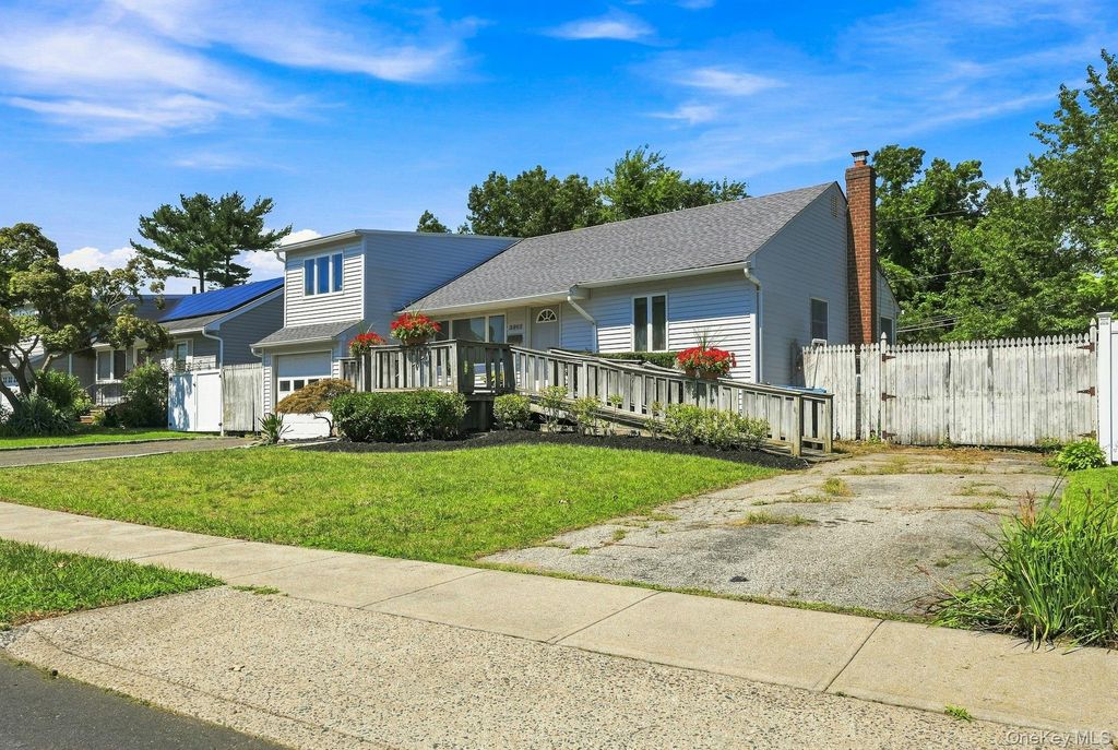 3905 Clove Court, Seaford, NY 11783 — photo 4