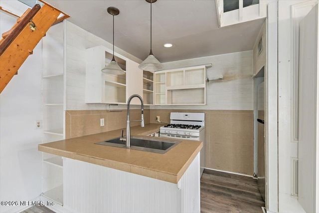 106 BAY Street, Neptune Beach, FL 32266