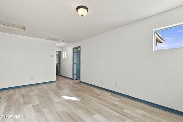 14801 Sunny Land Avenue, El Paso, TX 79938