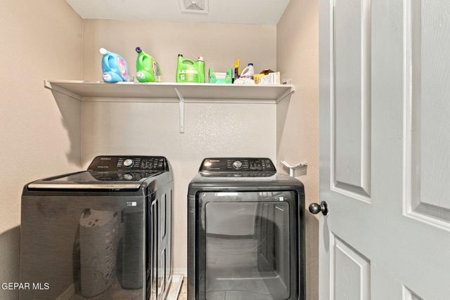 14801 Sunny Land Avenue, El Paso, TX 79938