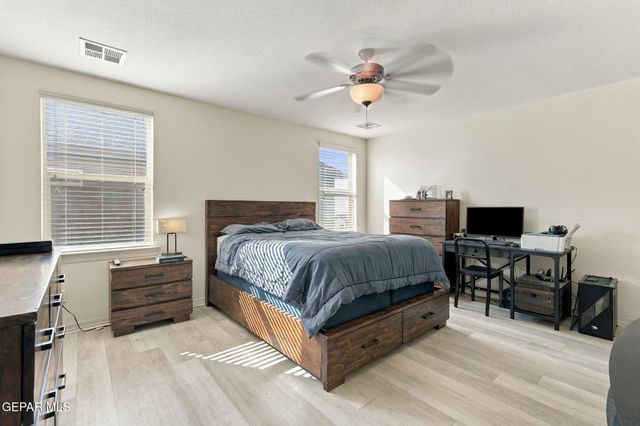 14801 Sunny Land Avenue, El Paso, TX 79938