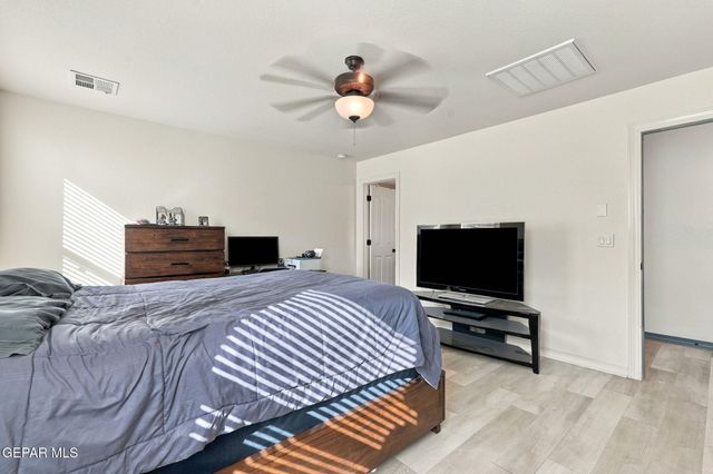 14801 Sunny Land Avenue, El Paso, TX 79938