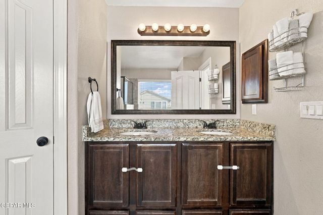 14801 Sunny Land Avenue, El Paso, TX 79938