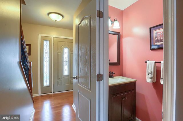 4709 LAUREL RIDGE DR, Harrisburg, PA 17110