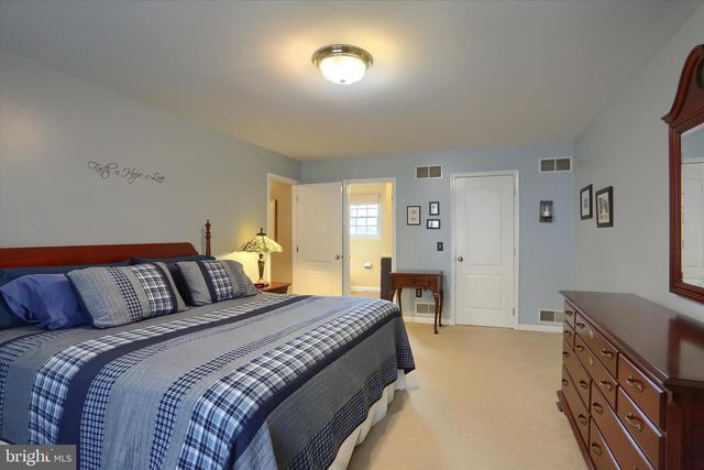 4709 LAUREL RIDGE DR, Harrisburg, PA 17110