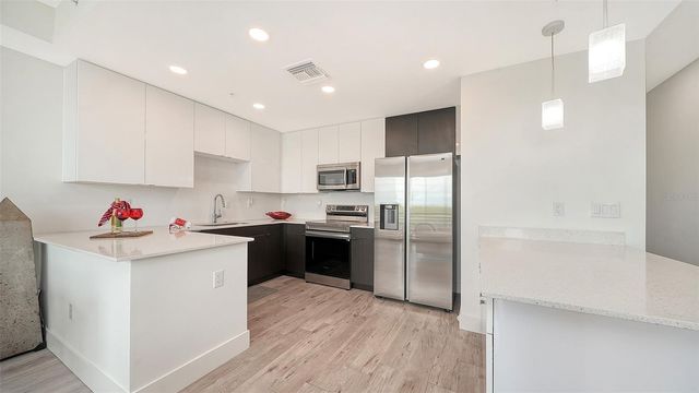 1709 N TAMIAMI TRAIL 522, Sarasota, FL 34234