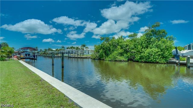 2763 Sanderling CT, St James City, FL 33956