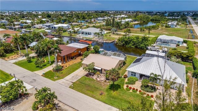2763 Sanderling CT, St James City, FL 33956