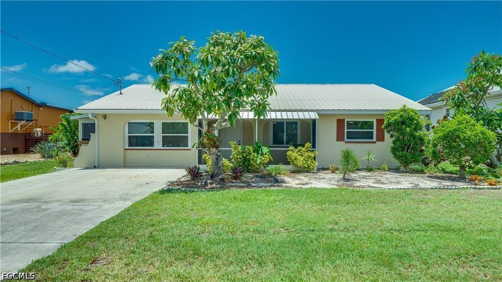 2763 Sanderling CT, St James City, FL 33956