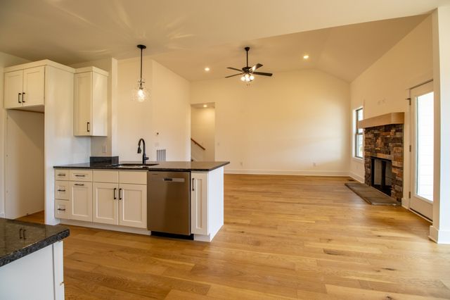462 Halltown Rd, Portland, TN 37148