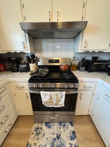 201 E Lois Avenue, Tulare, CA 93274