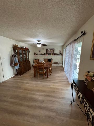 201 E Lois Avenue, Tulare, CA 93274