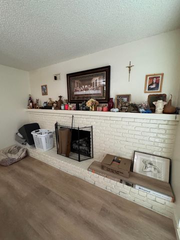 201 E Lois Avenue, Tulare, CA 93274