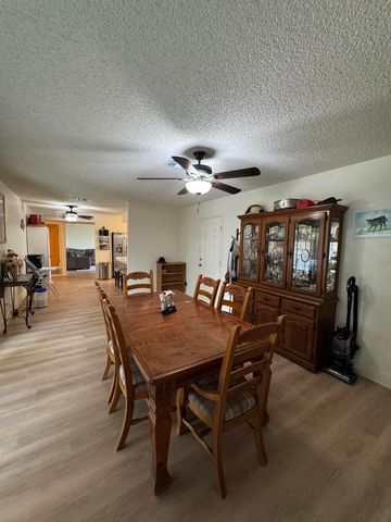 201 E Lois Avenue, Tulare, CA 93274