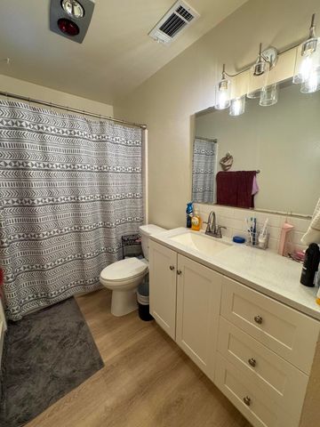 201 E Lois Avenue, Tulare, CA 93274