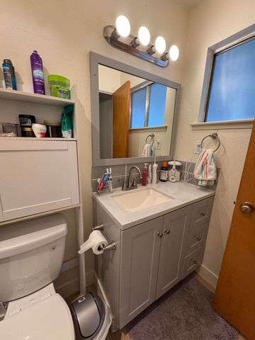 201 E Lois Avenue, Tulare, CA 93274