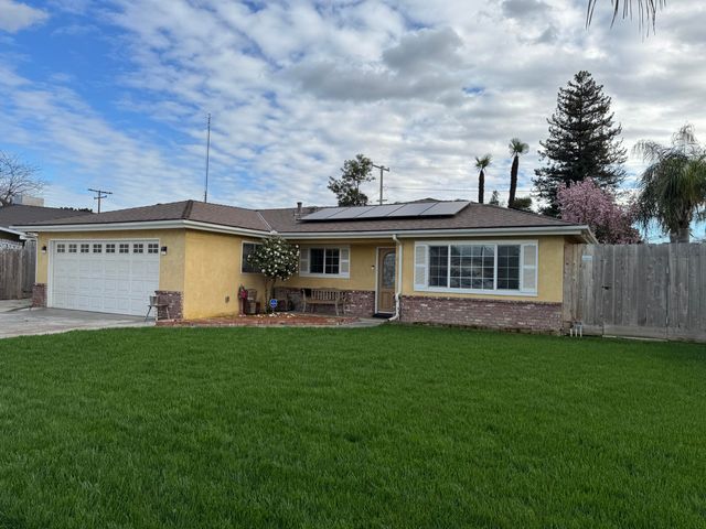 201 E Lois Avenue, Tulare, CA 93274
