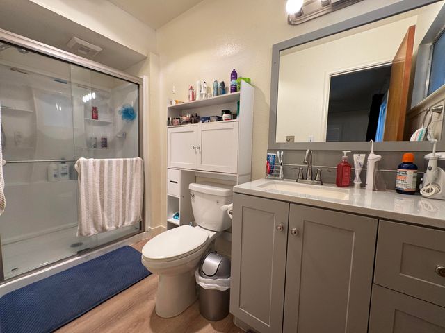 201 E Lois Avenue, Tulare, CA 93274