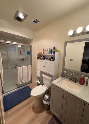 201 E Lois Avenue, Tulare, CA 93274