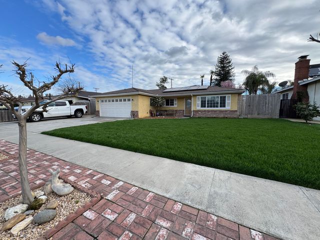 201 E Lois Avenue, Tulare, CA 93274