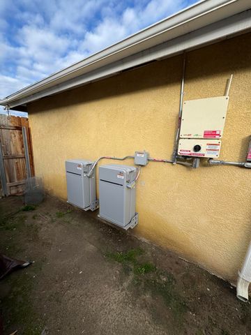 201 E Lois Avenue, Tulare, CA 93274