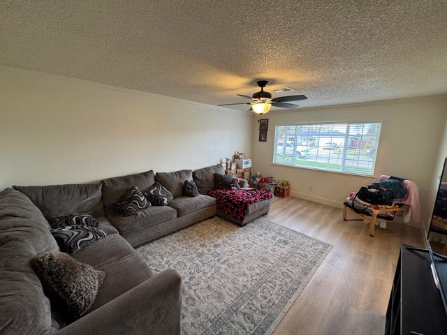 201 E Lois Avenue, Tulare, CA 93274