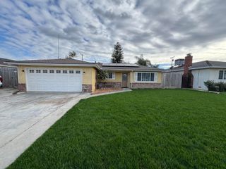 201 E Lois Avenue, Tulare, CA 93274