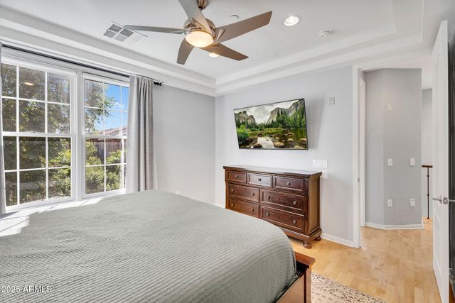 2446 E ROMA Avenue, Phoenix, AZ 85016