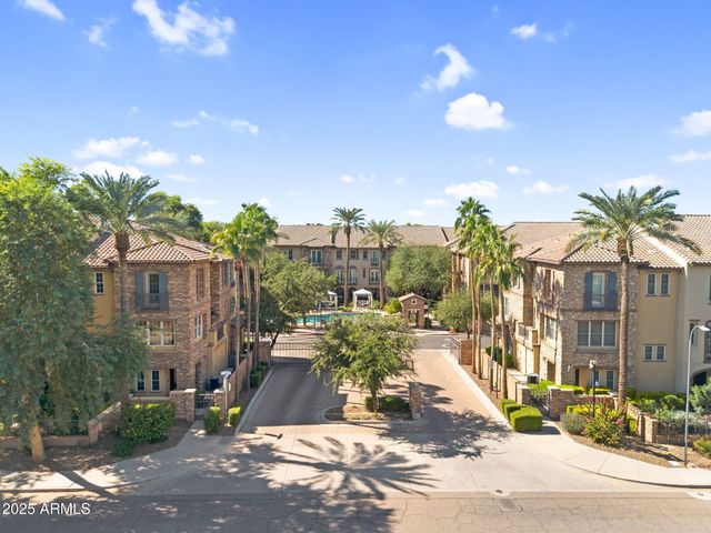 2446 E ROMA Avenue, Phoenix, AZ 85016