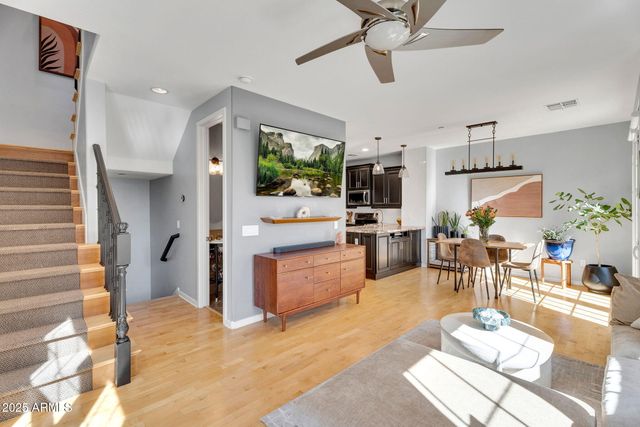 2446 E ROMA Avenue, Phoenix, AZ 85016