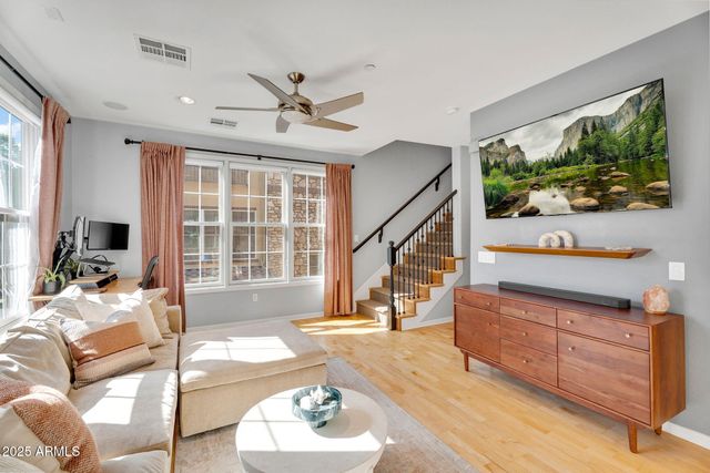 2446 E ROMA Avenue, Phoenix, AZ 85016