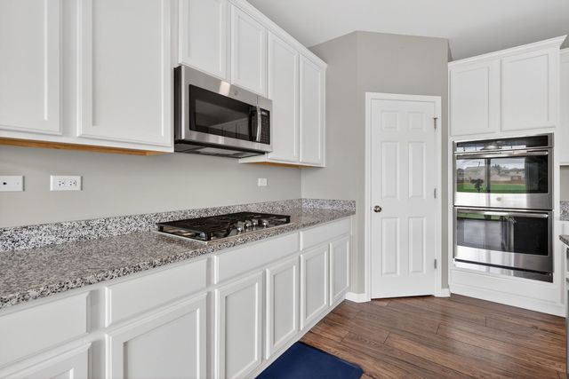 26525 W Old Stage Lane, Channahon, IL 60410