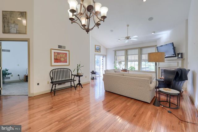 66 FARMVIEW LN, Lititz, PA 17543