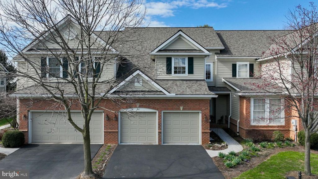 66 FARMVIEW LN, Lititz, PA 17543