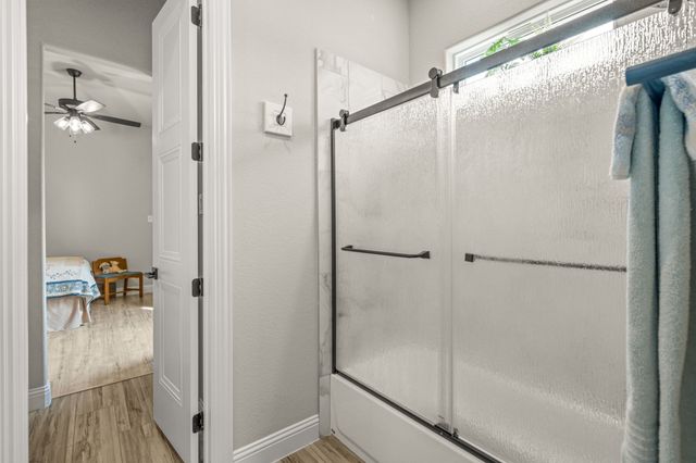 1004 Meadow Wood Terrace, Azle, TX 76020